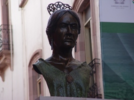 Busto a la muy ilustre mexicana Doña Josefa Ortiz de Domínguez