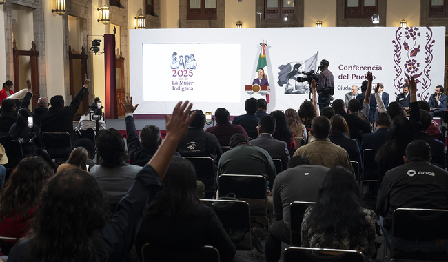 CLAUDIA SHEINBAUM CONVOCA A ASAMBLEA EN EL ZÓCALO ANTE ARANCELES DE EE.UU.